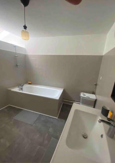 Appartement De Charme Au Coeur Du Centre Ville . Millau Esterno foto