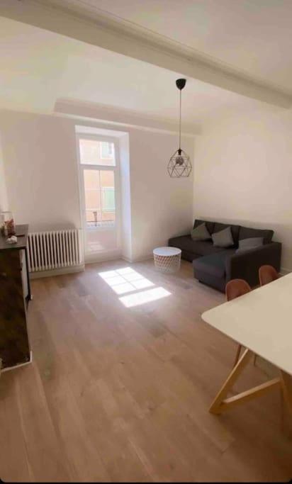 Appartement De Charme Au Coeur Du Centre Ville . Millau Esterno foto
