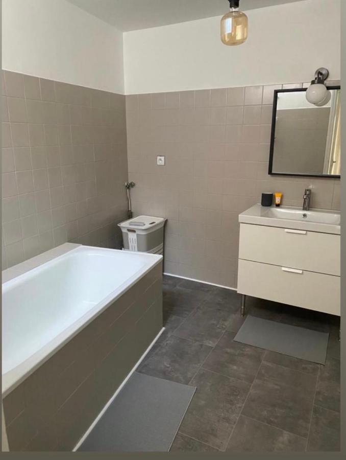 Appartement De Charme Au Coeur Du Centre Ville . Millau Esterno foto